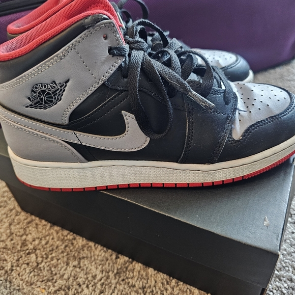 Jordan Black and Gray Mid-Top Sneakers - Picture 2 of 7